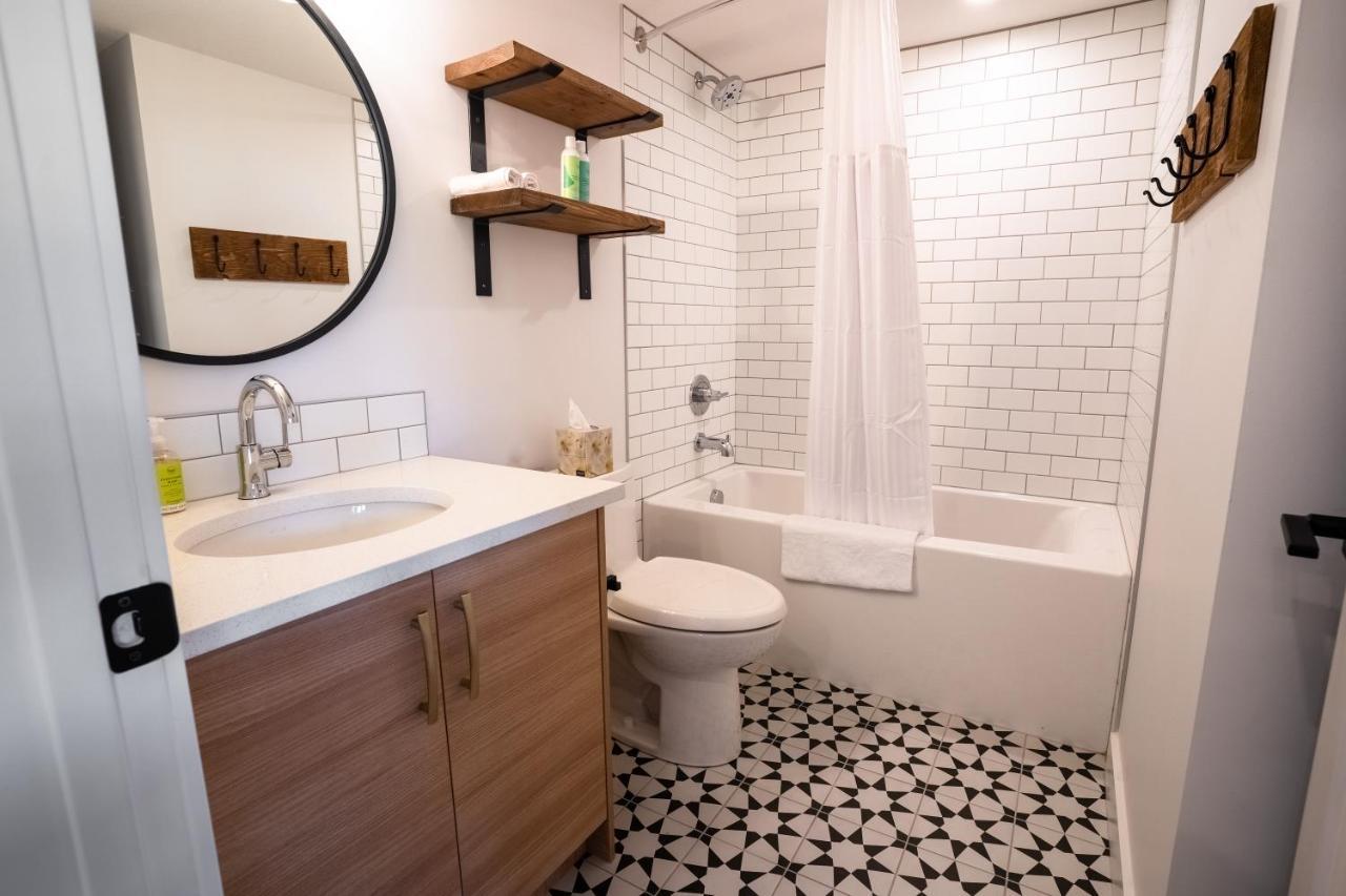 Basecamp Suites קאנמור מראה חיצוני תמונה